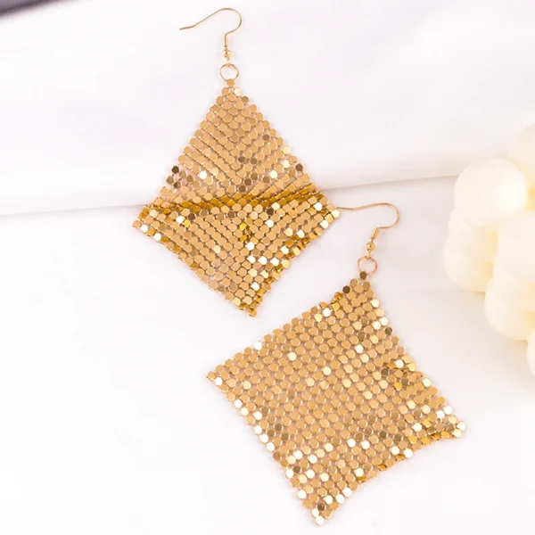 Brincos trending em dourado